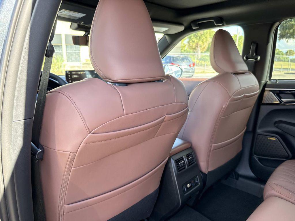 new 2025 Mitsubishi Outlander car, priced at $44,350