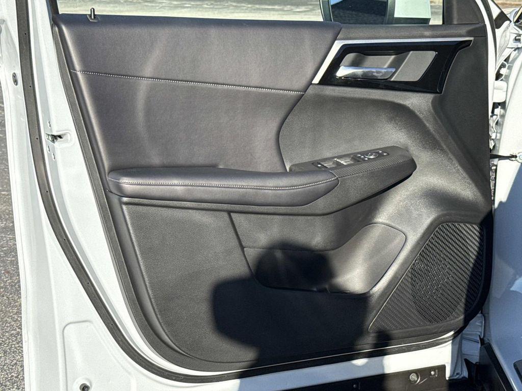 new 2025 Mitsubishi Outlander PHEV car, priced at $48,580