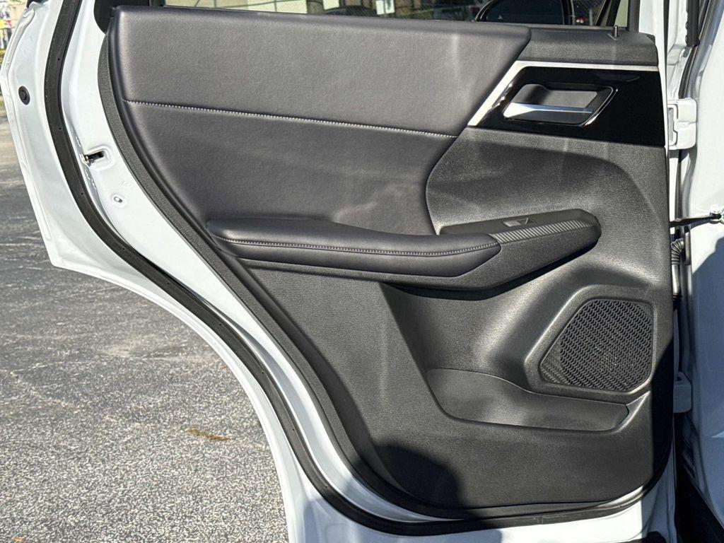 new 2025 Mitsubishi Outlander PHEV car, priced at $48,580