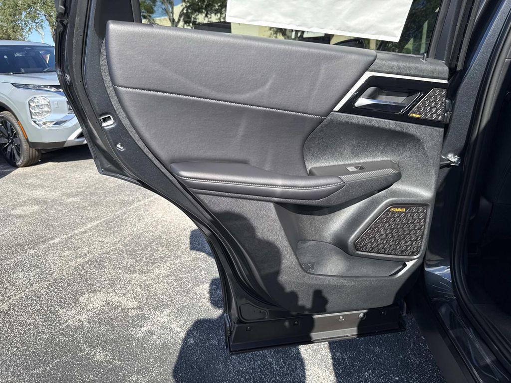 new 2025 Mitsubishi Outlander car, priced at $39,445