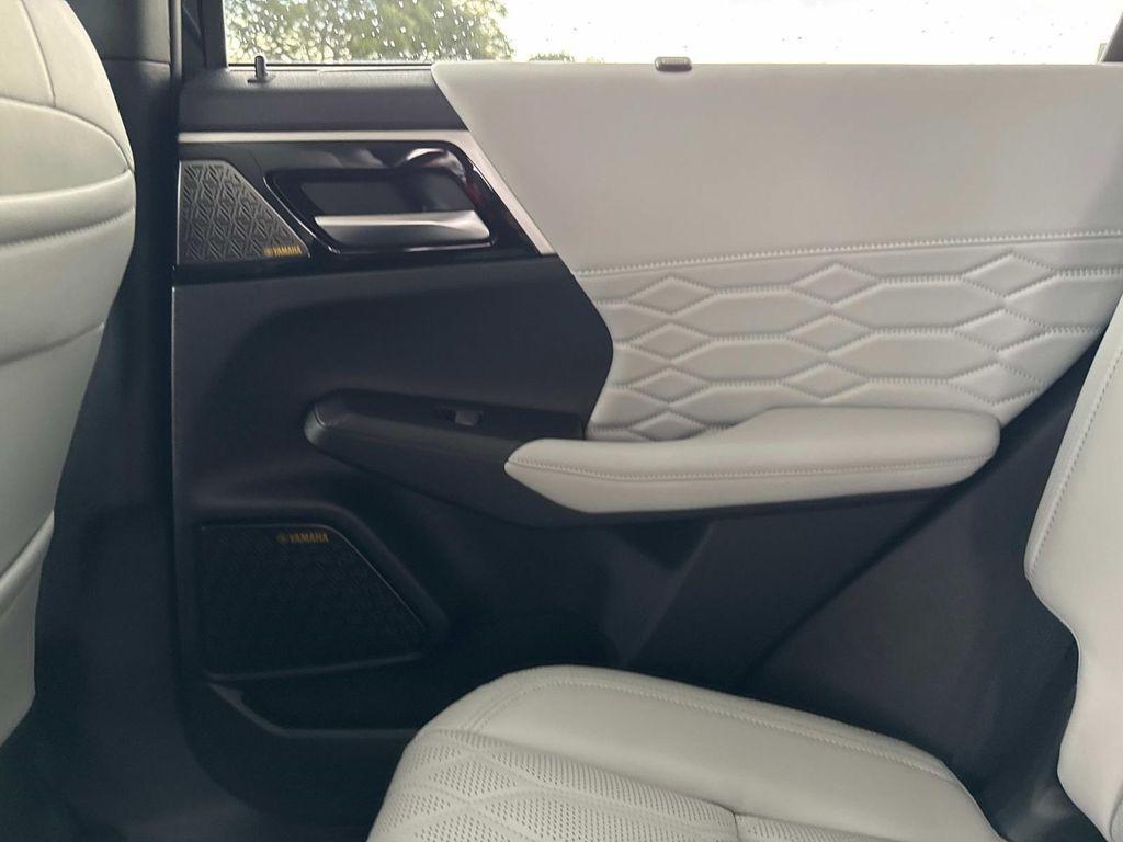 new 2025 Mitsubishi Outlander car, priced at $46,590