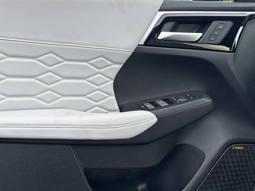 new 2025 Mitsubishi Outlander car, priced at $46,590