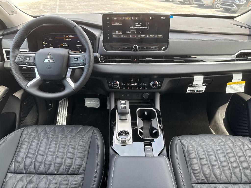 new 2025 Mitsubishi Outlander car, priced at $41,005