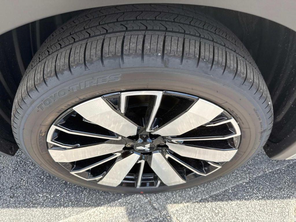 new 2025 Mitsubishi Outlander car, priced at $41,005