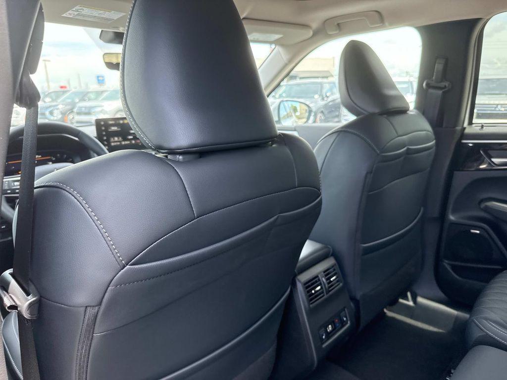 new 2025 Mitsubishi Outlander car, priced at $41,005