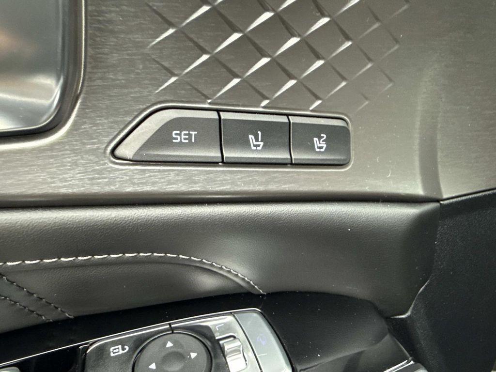 used 2023 Kia Sorento car, priced at $32,973