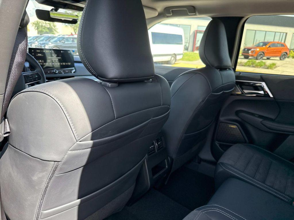 new 2025 Mitsubishi Outlander car, priced at $39,890