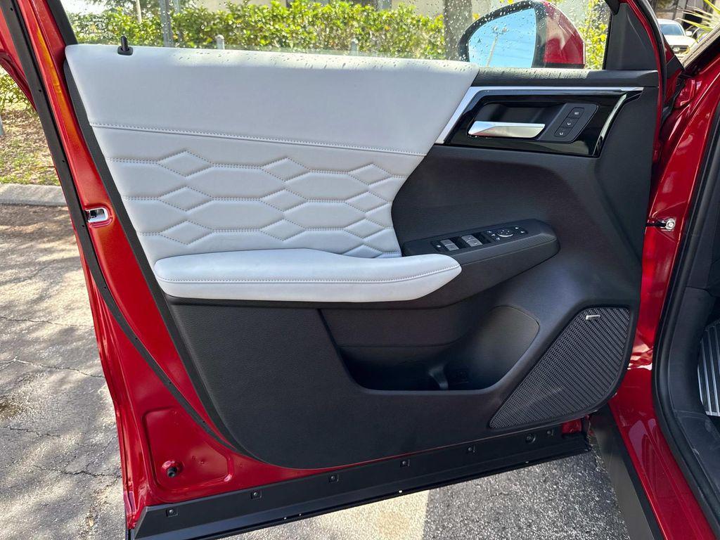 new 2025 Mitsubishi Outlander car, priced at $43,400