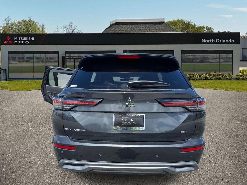 new 2025 Mitsubishi Outlander car, priced at $33,305