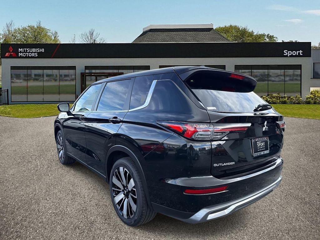 new 2025 Mitsubishi Outlander car, priced at $31,765