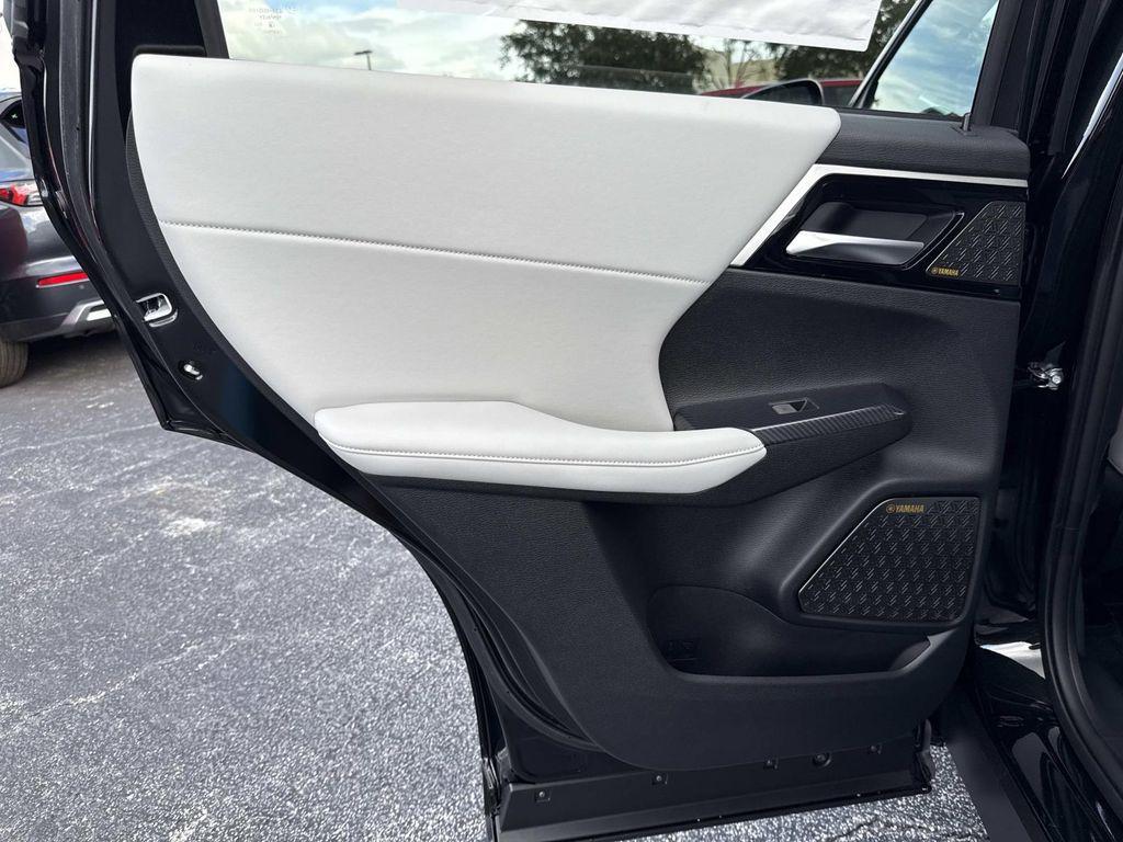 new 2025 Mitsubishi Outlander car, priced at $39,765