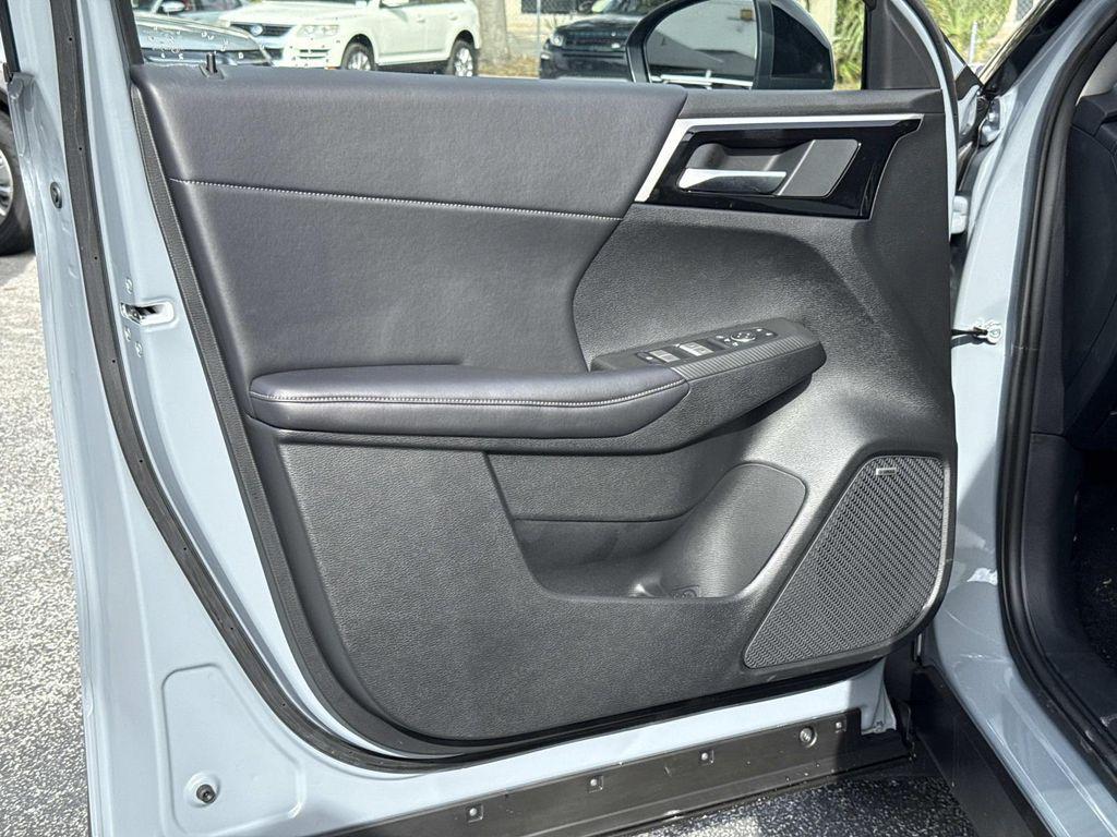 new 2025 Mitsubishi Outlander car, priced at $44,115