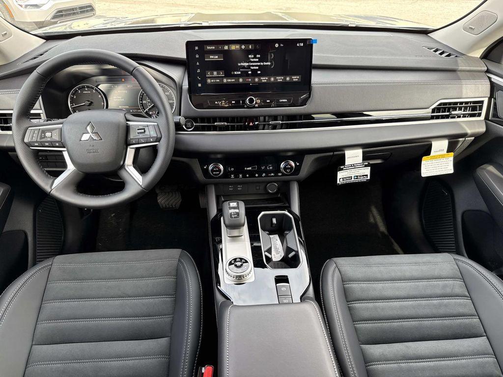 new 2025 Mitsubishi Outlander car, priced at $44,060