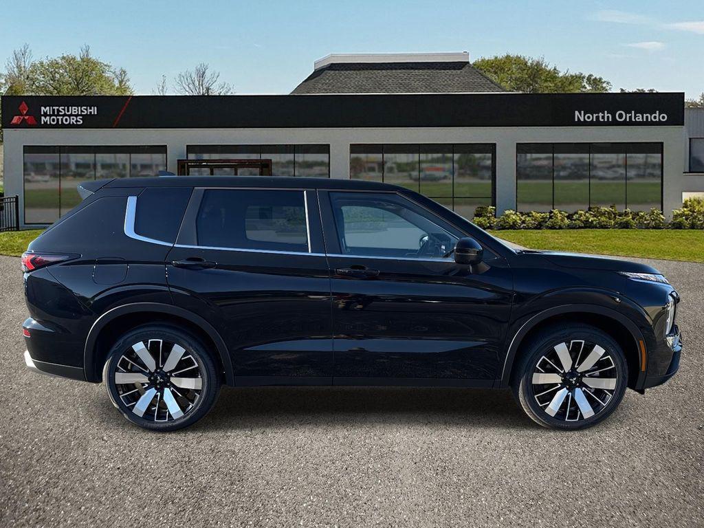 new 2025 Mitsubishi Outlander car, priced at $39,445