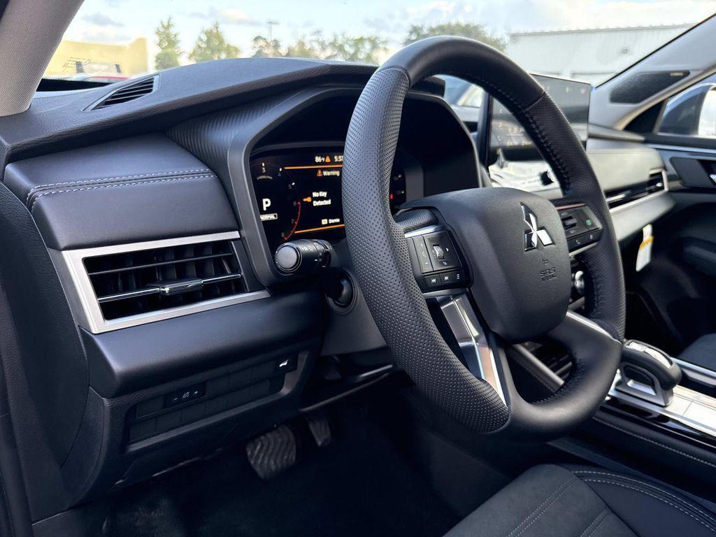 new 2025 Mitsubishi Outlander car, priced at $39,200