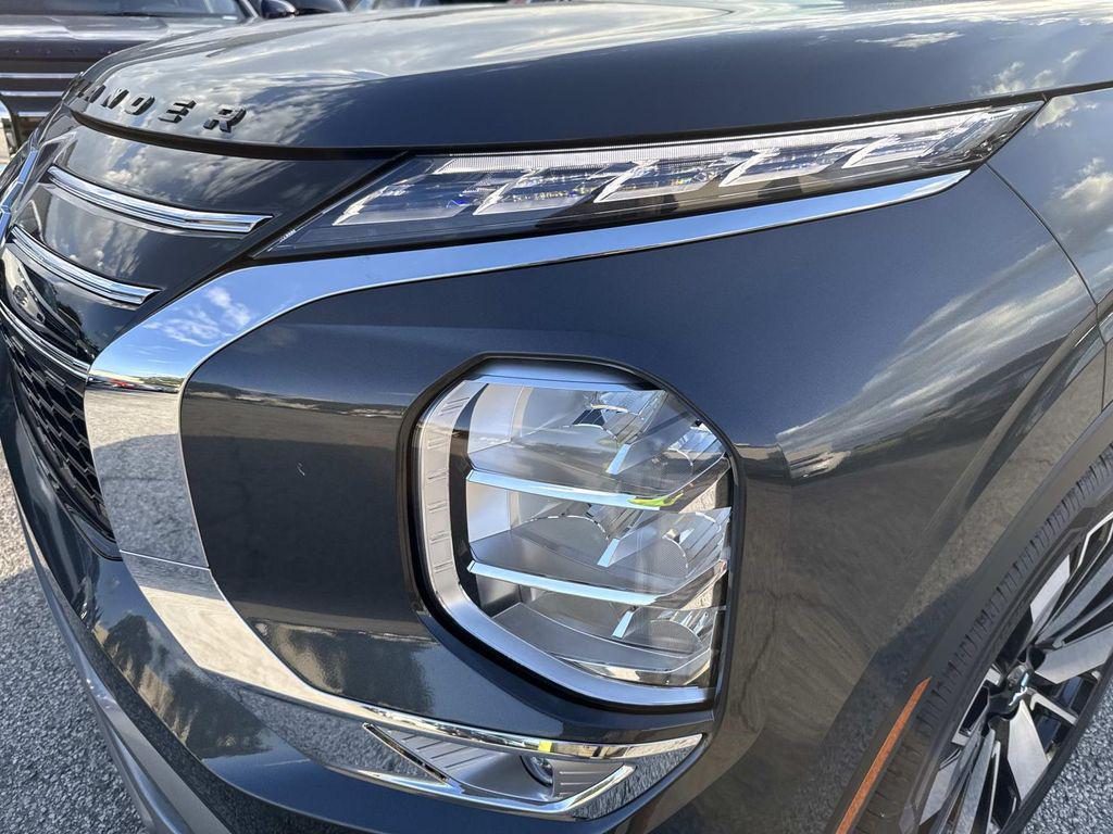 new 2025 Mitsubishi Outlander car, priced at $39,200