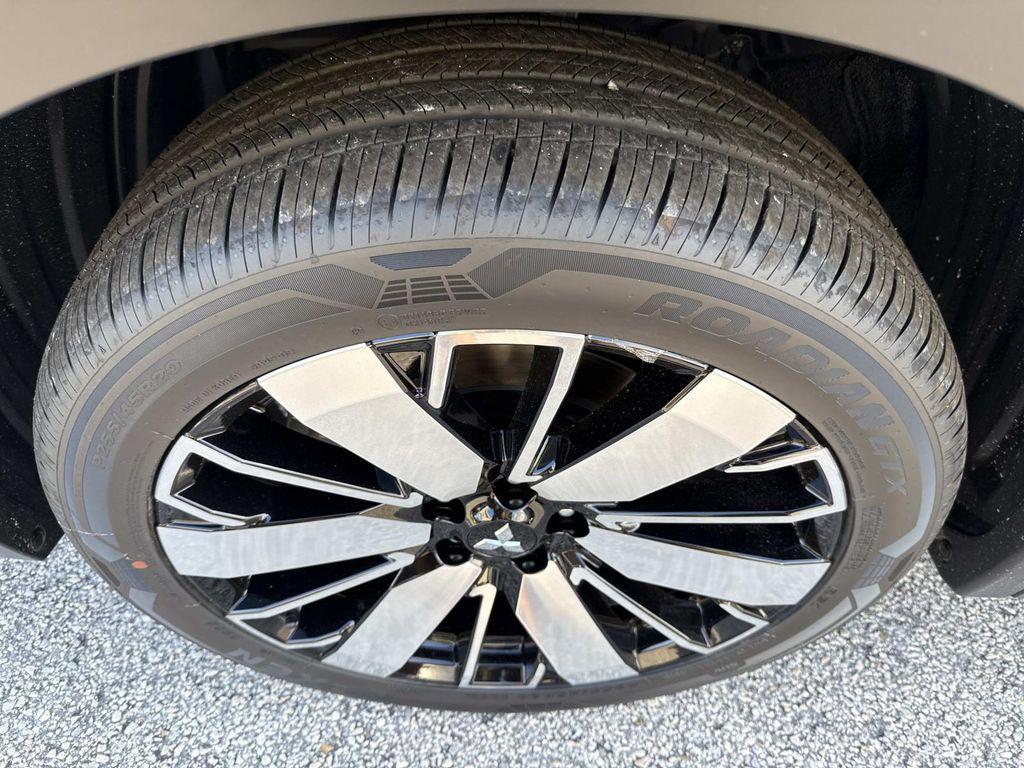 new 2025 Mitsubishi Outlander car, priced at $39,200