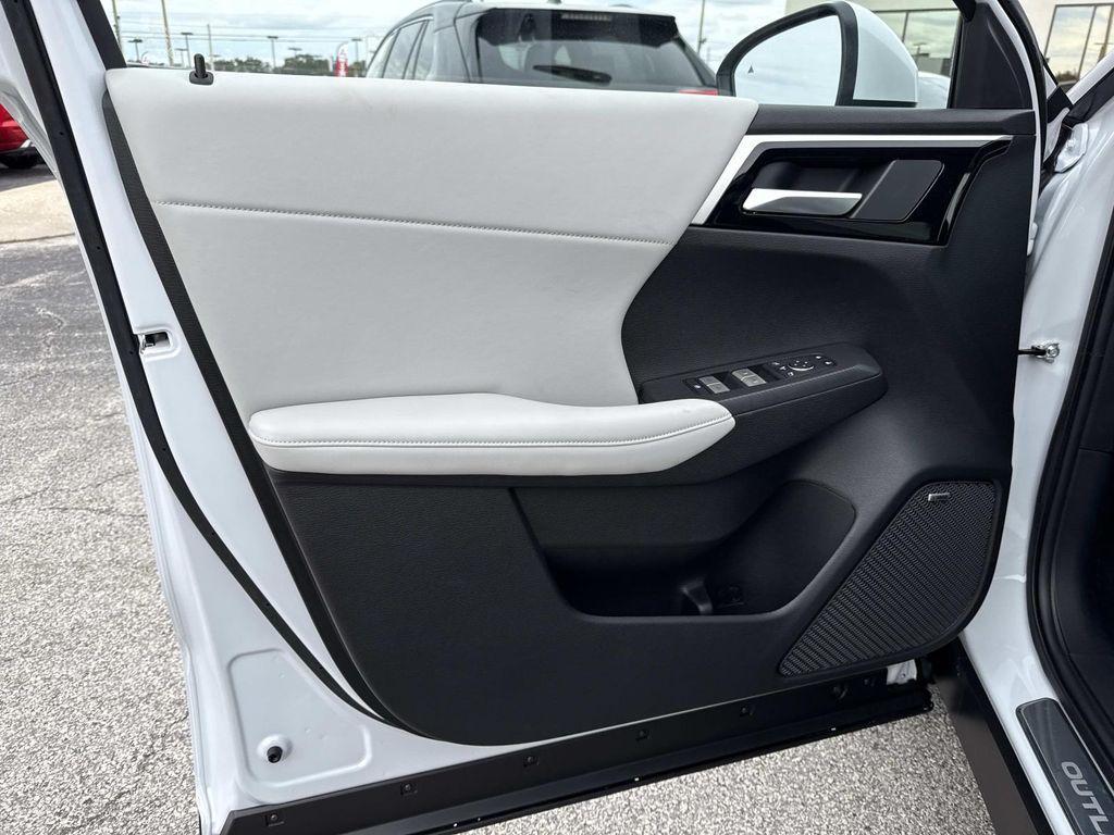 new 2026 Mitsubishi Outlander car, priced at $32,775