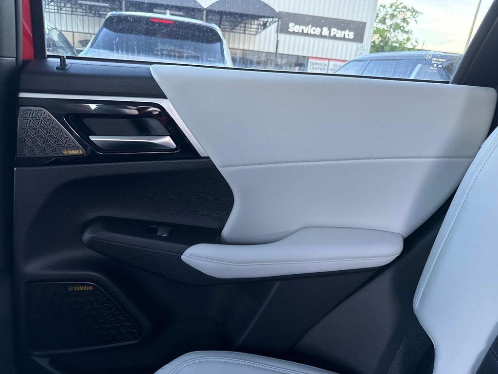 new 2025 Mitsubishi Outlander car, priced at $39,900