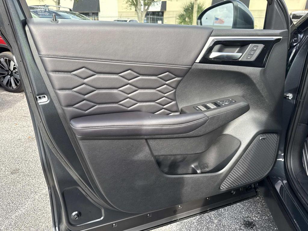 new 2025 Mitsubishi Outlander car, priced at $41,145