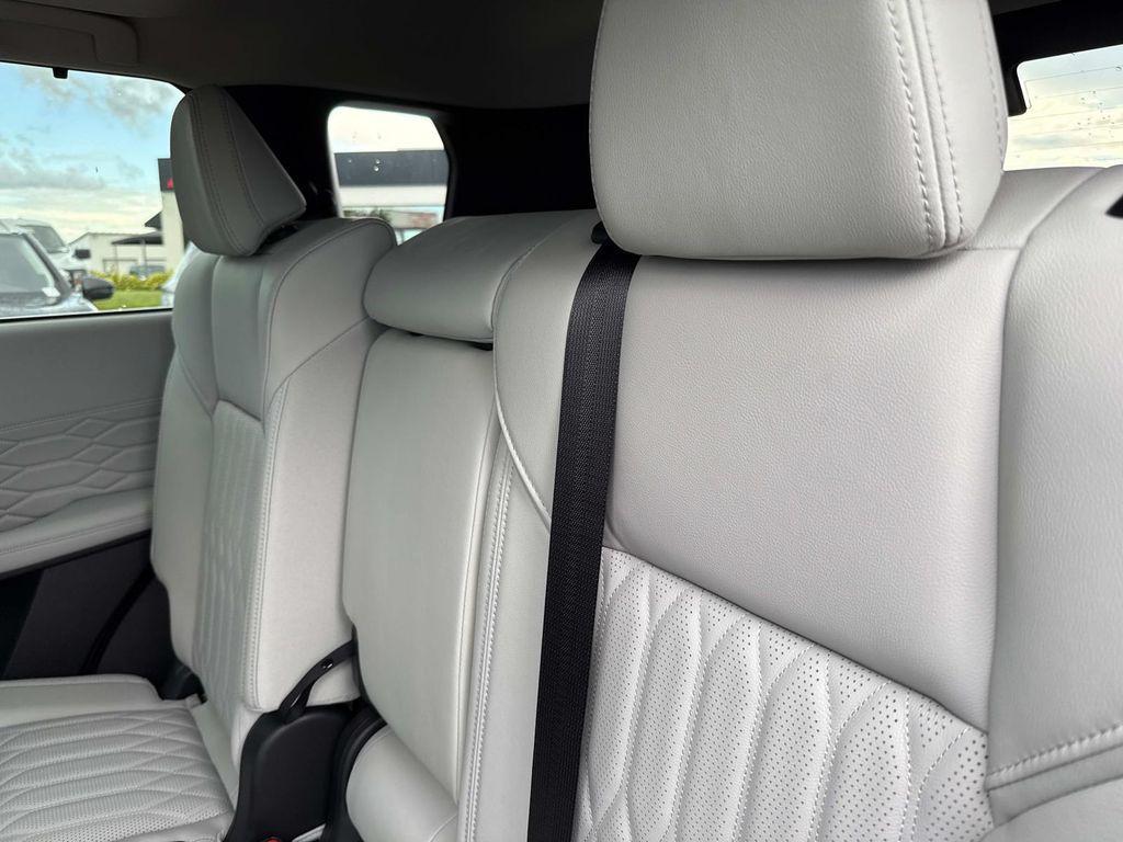 new 2025 Mitsubishi Outlander car, priced at $46,590