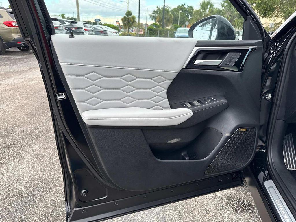 new 2025 Mitsubishi Outlander car, priced at $46,590