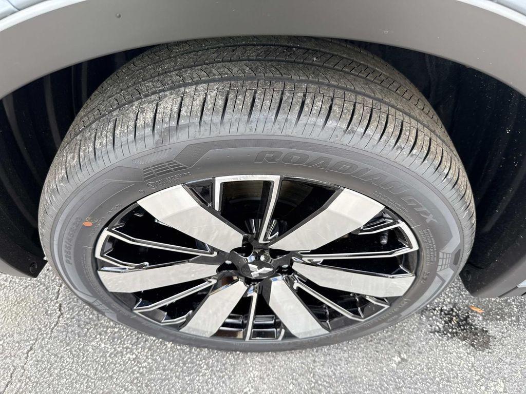 new 2025 Mitsubishi Outlander car, priced at $41,640