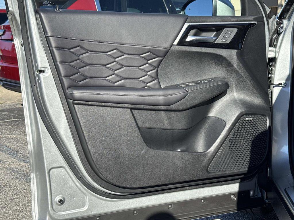 new 2026 Mitsubishi Outlander car, priced at $36,235