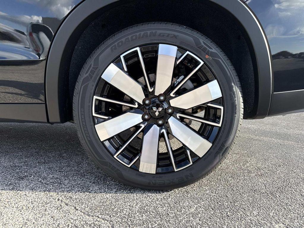 new 2026 Mitsubishi Outlander car, priced at $41,175