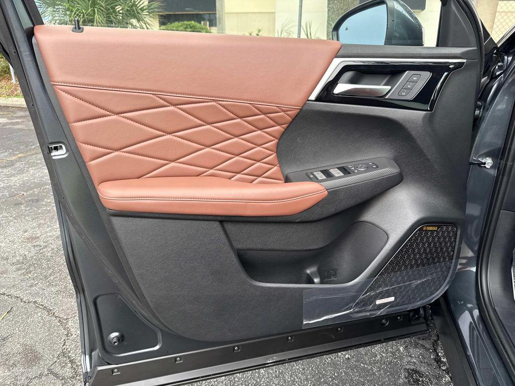 new 2025 Mitsubishi Outlander car, priced at $44,505