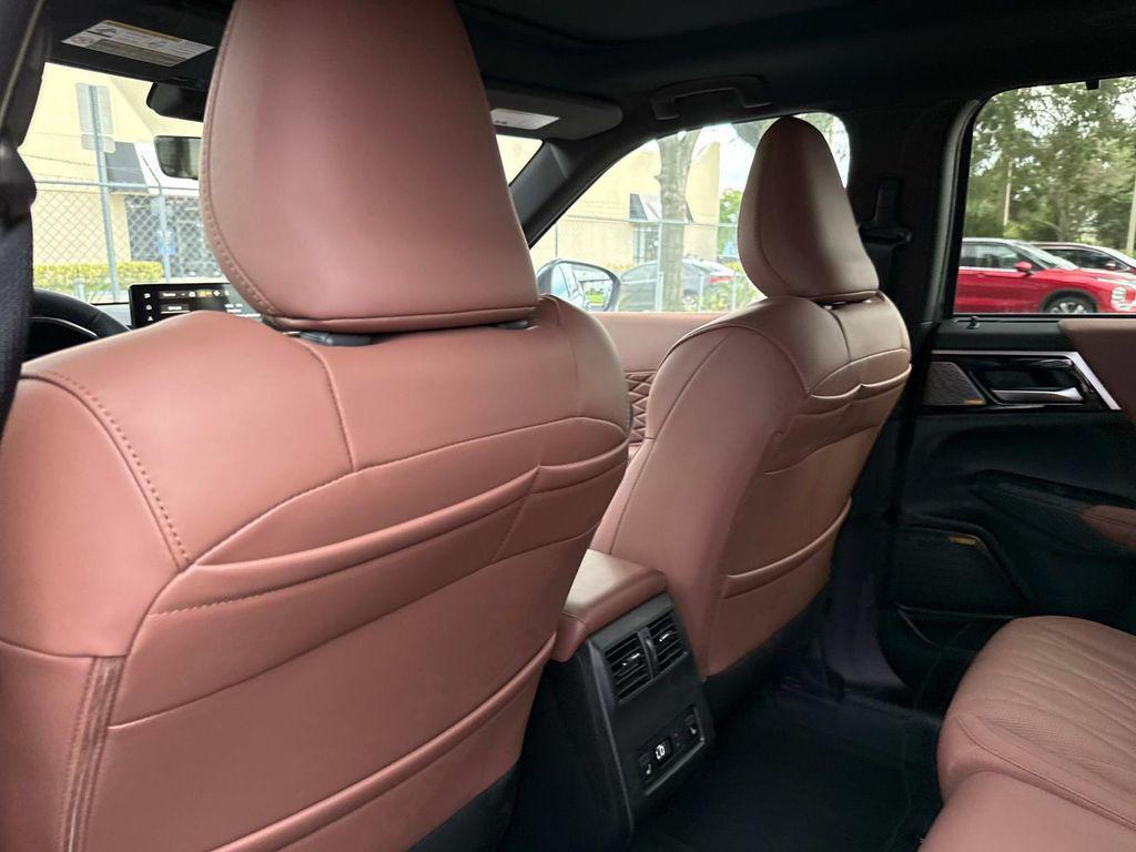 new 2025 Mitsubishi Outlander car, priced at $44,505