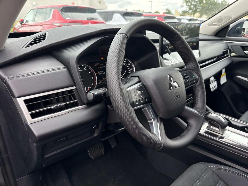 new 2025 Mitsubishi Outlander car, priced at $35,970