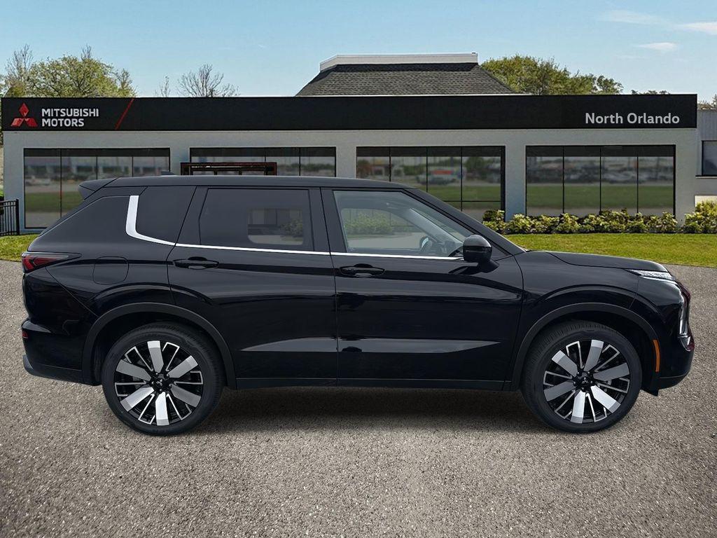 new 2025 Mitsubishi Outlander car, priced at $35,970