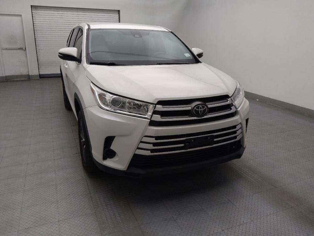 used 2019 Toyota Highlander car, priced at $21,895