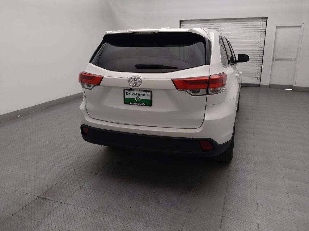 used 2019 Toyota Highlander car, priced at $21,895