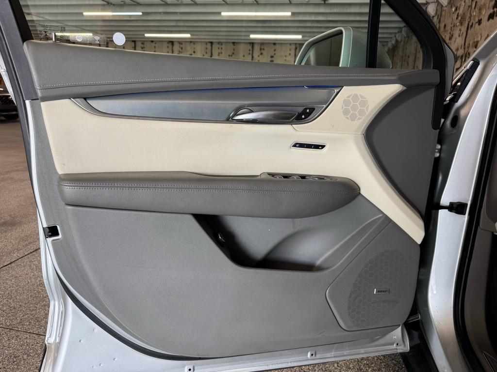 used 2019 Cadillac XT5 car, priced at $21,404