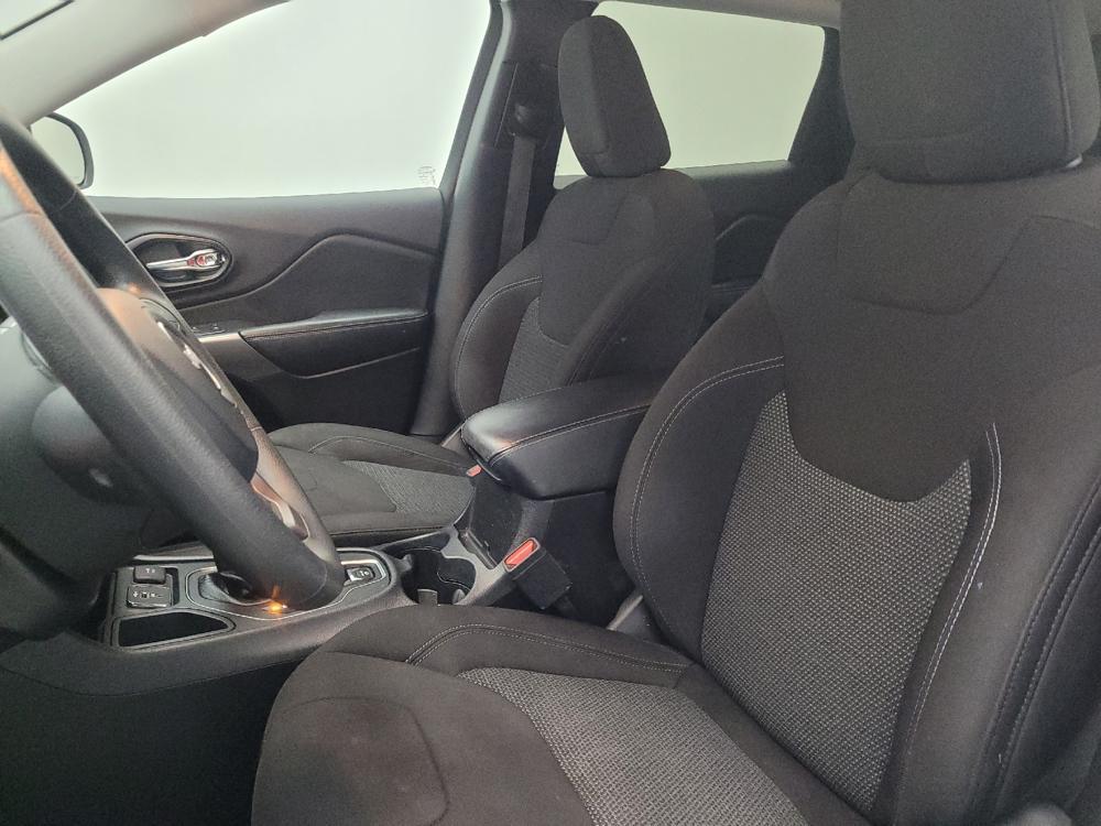 used 2020 Jeep Cherokee car, priced at $18,195