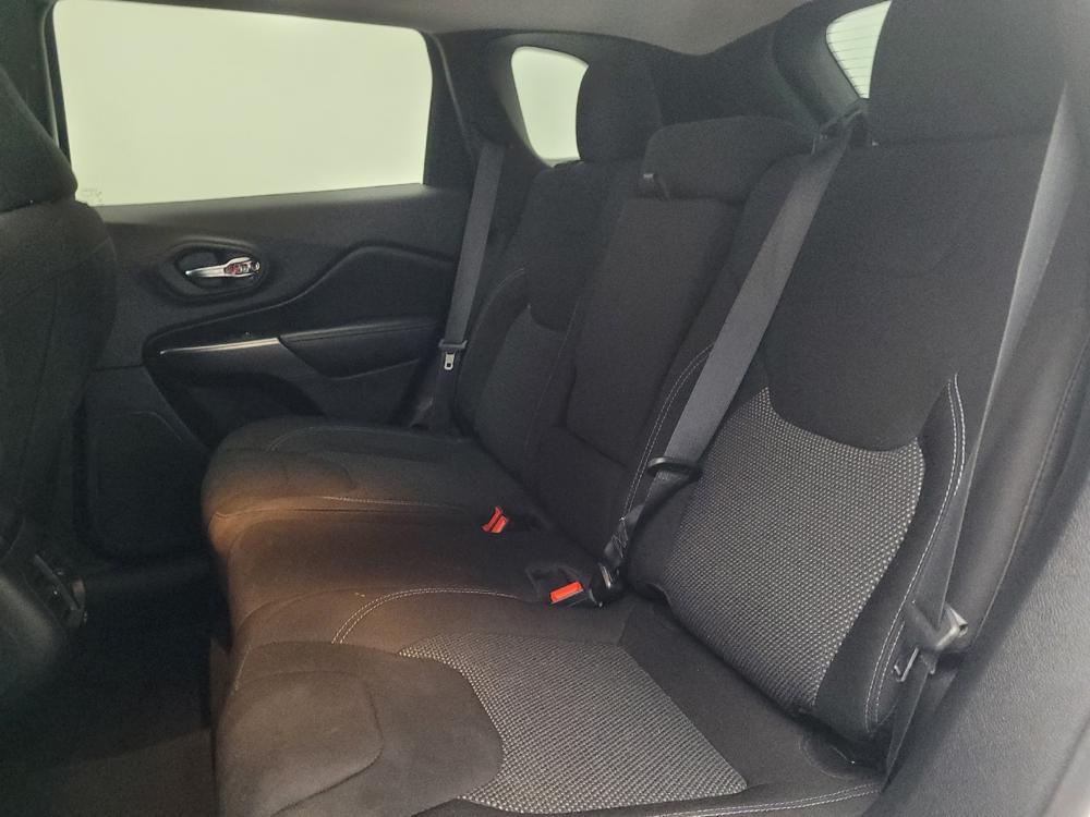 used 2020 Jeep Cherokee car, priced at $18,195