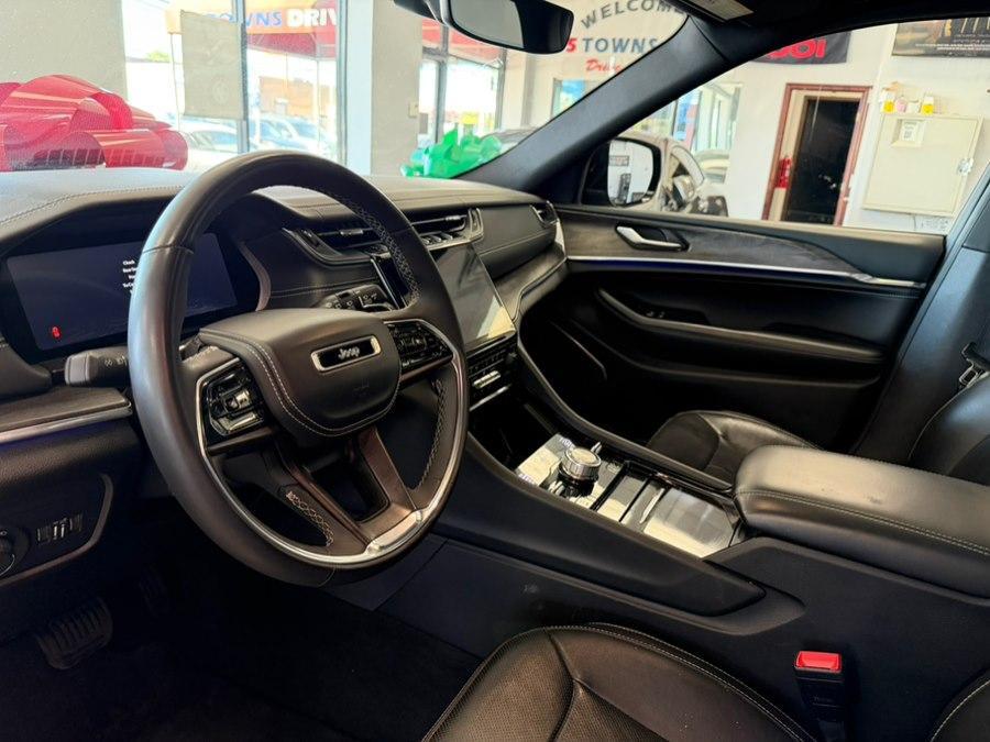used 2023 Jeep Grand Cherokee car, priced at $28,995