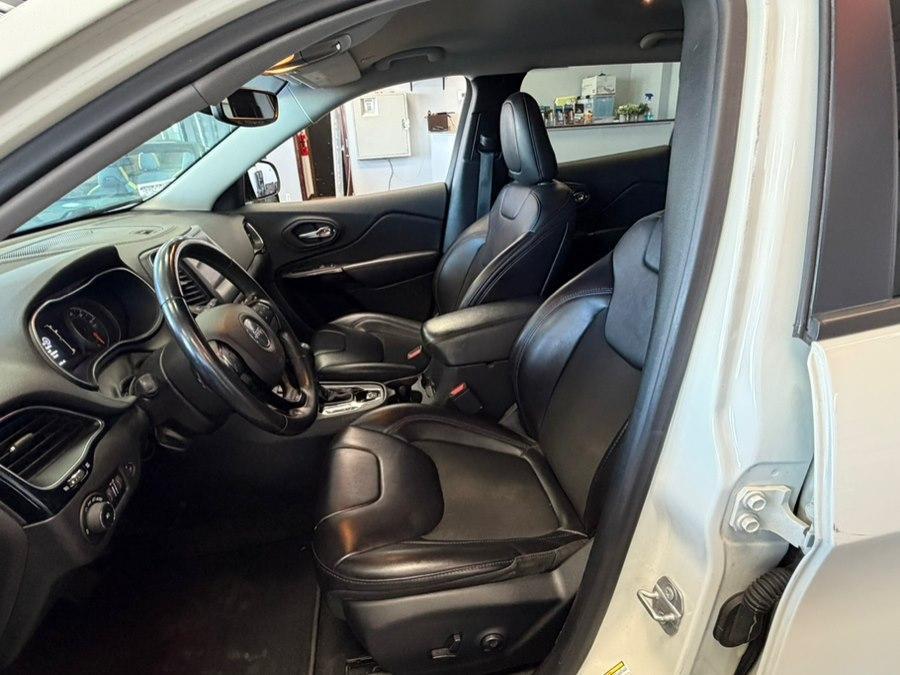 used 2019 Jeep Cherokee car, priced at $10,995