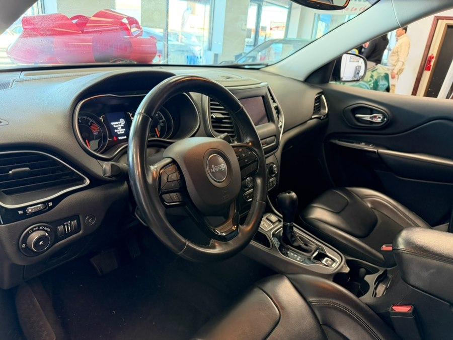 used 2019 Jeep Cherokee car, priced at $10,995