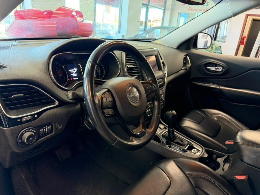 used 2019 Jeep Cherokee car, priced at $10,995