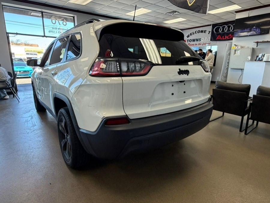 used 2019 Jeep Cherokee car, priced at $10,995