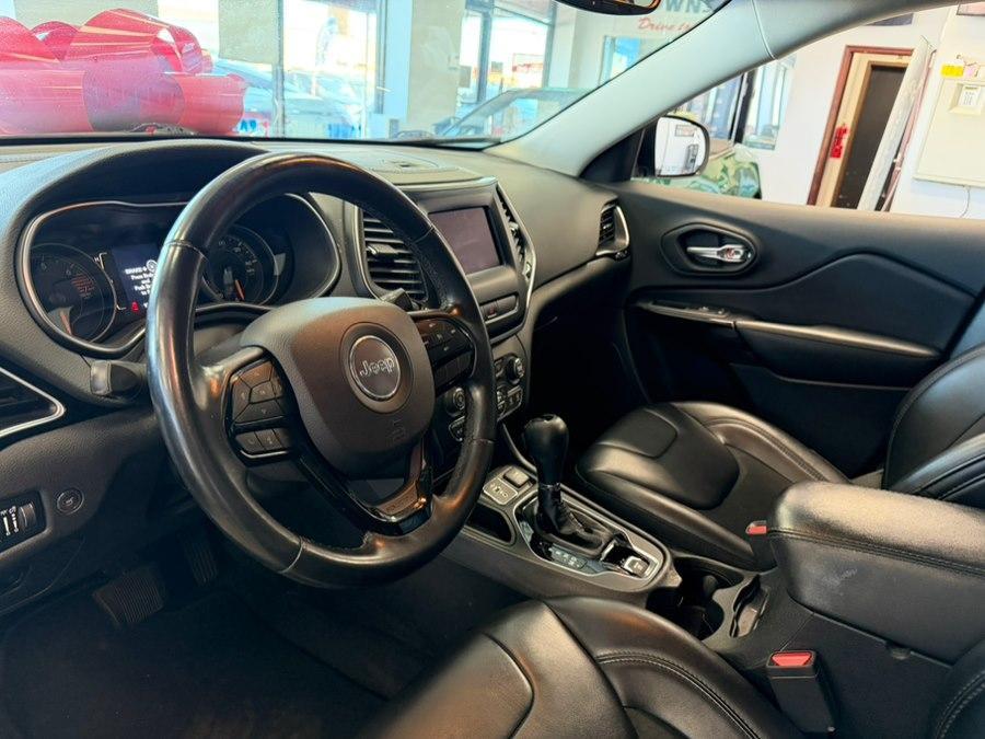 used 2019 Jeep Cherokee car, priced at $10,995