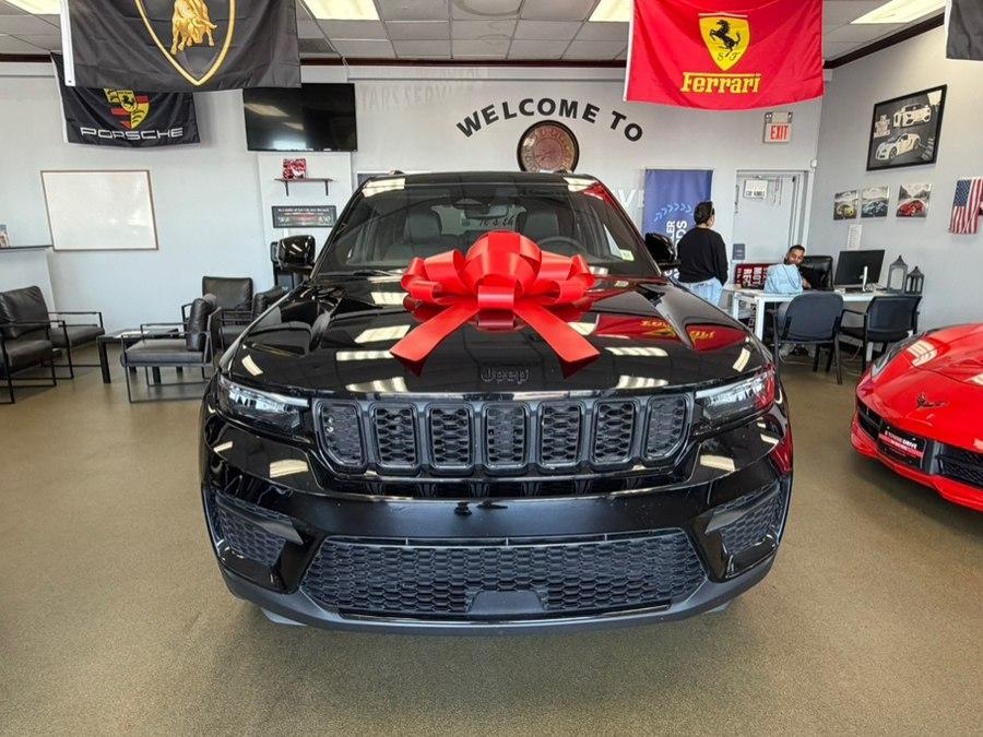used 2023 Jeep Grand Cherokee car, priced at $28,995