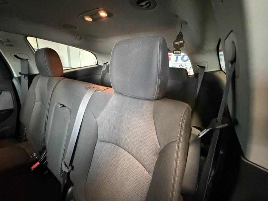 used 2015 Chevrolet Traverse car, priced at $3,995