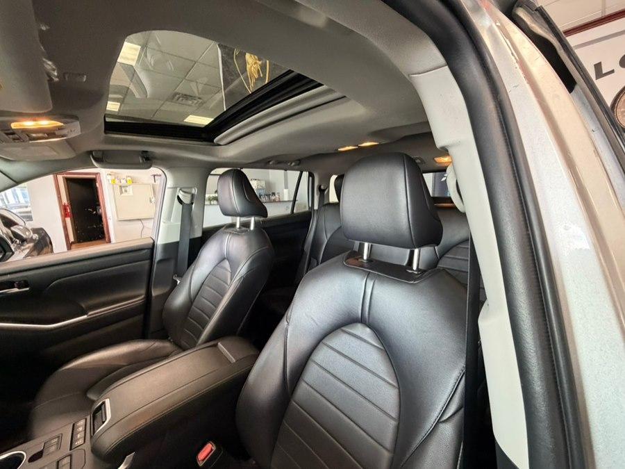 used 2022 Toyota Highlander car, priced at $29,995