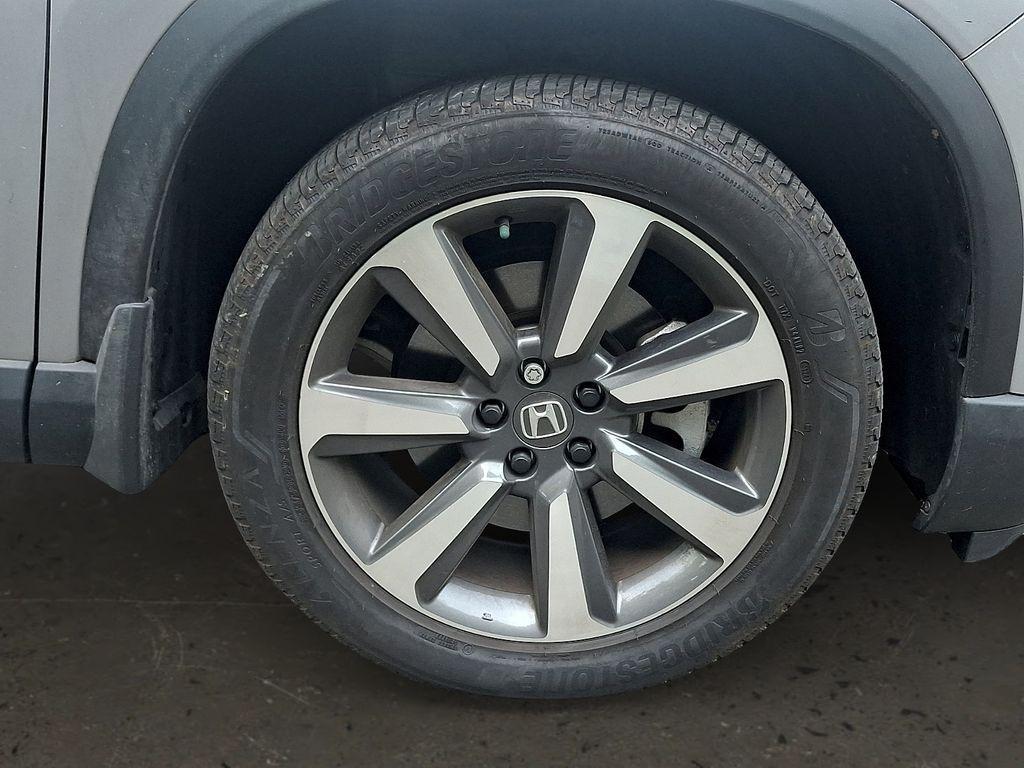 used 2025 Honda Pilot car, priced at $47,304