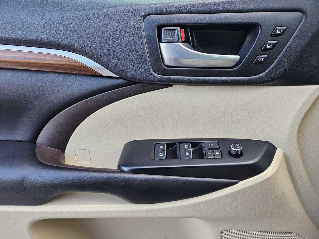 used 2018 Toyota Highlander car, priced at $18,895