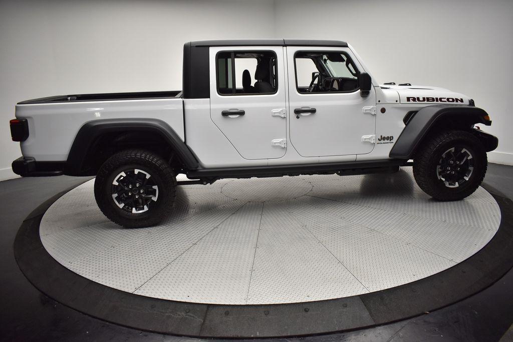 used 2026 Jeep Gladiator car, priced at $46,995